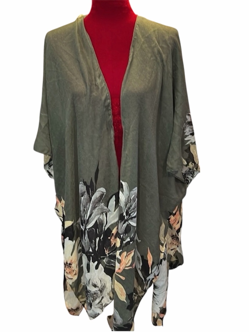 #38 •3/$50• Sonoma. Green floral kimono. Fits many sizes. Read